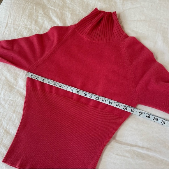 GUCCI Hot Pink 100% Cashmere Turtleneck/Cowl Neck Sweater Size Medium - Picture 10 of 14